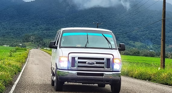 Premium SUV for private Ruwa Travels shuttle services across Belize.